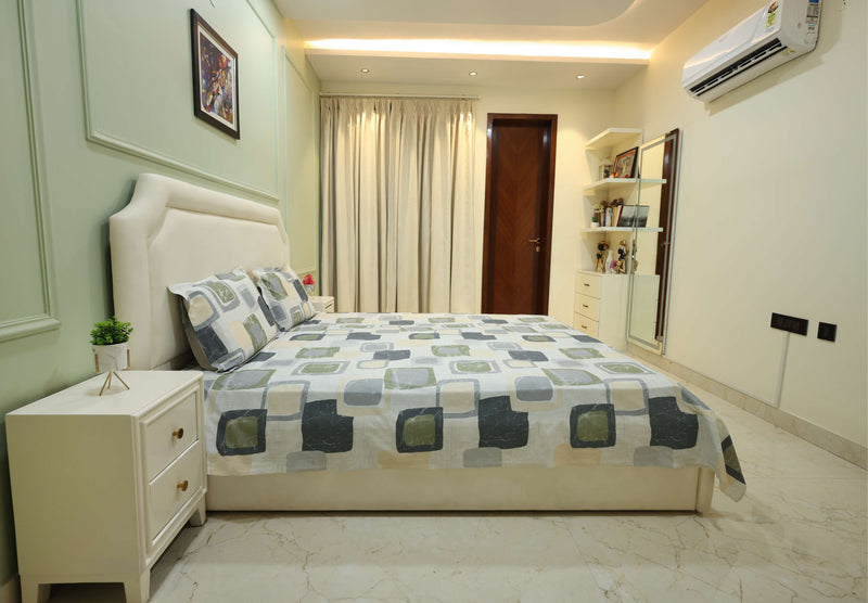 Cream Accent Graphite Geometric King Bedsheet Set